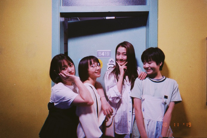 二十不惑|《二十不惑》开播，本以为关晓彤才是女一，没想到她的人气更高