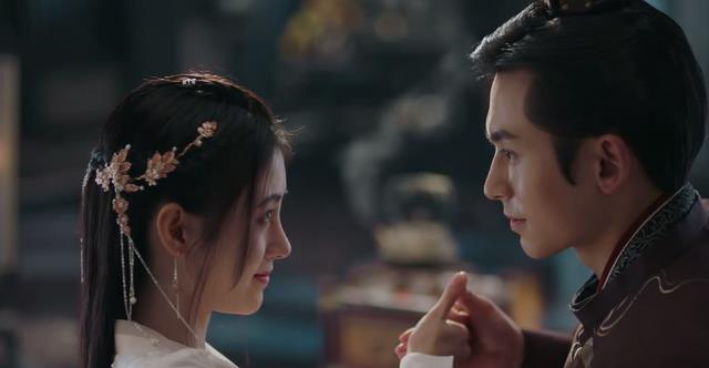 鞠婧祎|鞠婧祎新剧被喷，绑架戏份像咬化妆棉，铁刘海更是躺着也不歪！