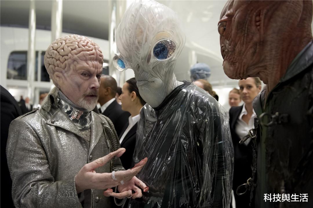 UFO|UFO再现？梵蒂冈上空出现橙色圆盘状物体，外星高科技产物？