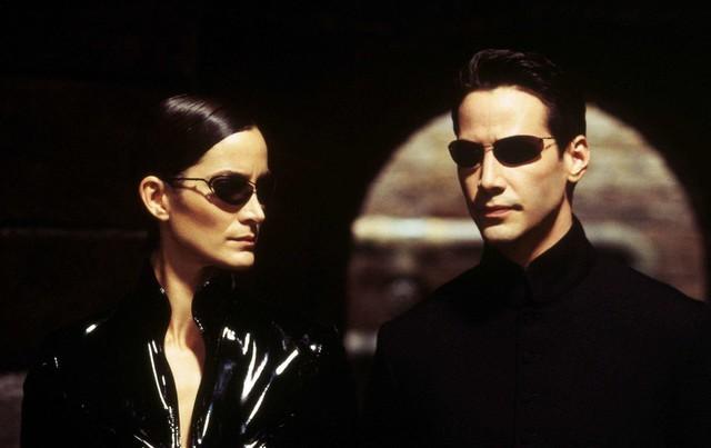 徐静蕾|《黑客帝国4》开杀青派对，假装拍摄现场，钻人数限制法律空子