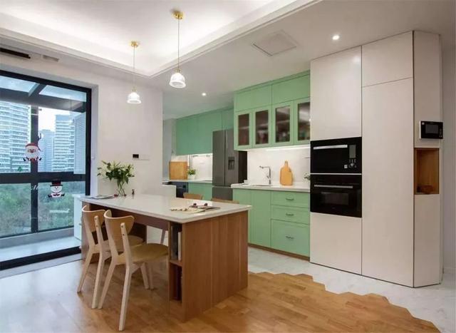 |客厅没有沙发，舍弃了电视墙，看了他的89㎡家，后悔自己装修早了