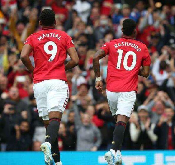 英超|英超派26亿镑转播分成！红军红魔收入创纪录，垫底队分红竟比拜仁多