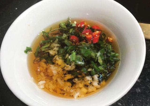 蘸料|吃火锅时,专调这4种蘸料,店老板都会高看你一眼:这是个行家!