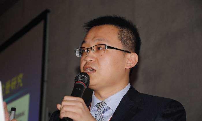 父亲曾年赚2000万，他买一辆豪车就花半个亿，父亲公司现亏损15亿