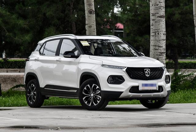 『自动挡』5万元买啥车？这几款皮实耐用，省油省心，还有自动挡可选