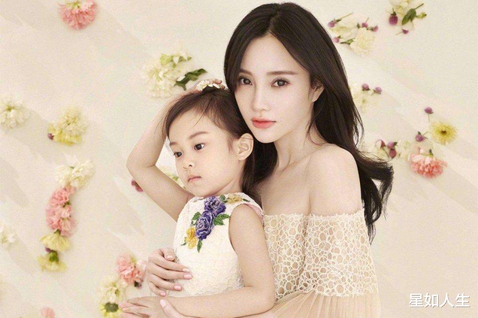 李小璐：不避讳？娱记曝李小璐常带甜馨跟PG1约会，还当女儿面亲吻和撒娇
