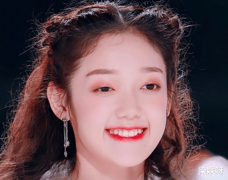 青2@《创造营》首播热度超《青2》,一个认真做选秀,一个认真做综艺