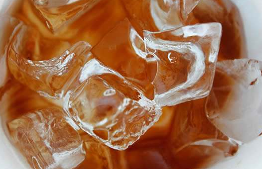 |肯德基和麦当劳的冰块居然是全透明的？店家：其实很简单