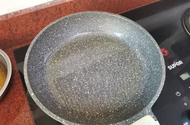 米粉|冬天,此菜正当季,常做给家人吃,锌含量比猪肝多,煎饼吃特香!