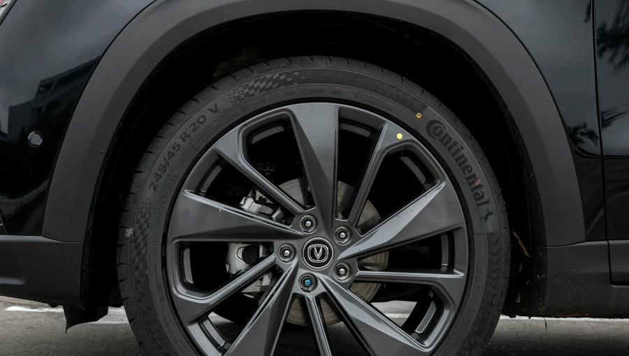 『长安汽车』长安又一“新成员”！蓝鲸1.5T配四轮独悬，比途岳霸气，带国六标