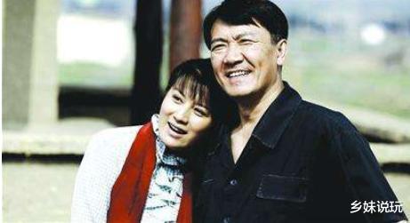 李幼斌|李幼斌：与24年原配离婚，娶3婚史兰芽，看看岳父是谁就明白了