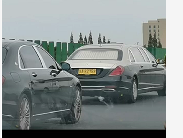 迈巴赫|1000万迈巴赫上高速，后方奔驰S保驾护航，车主身份成谜