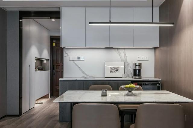 @119㎡四居室案例，当现代简约遇上高级灰 打造自然纯粹的生活空间