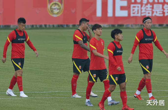 【国足】4-1狂胜！国足好强，4外援上港被踢爆，比赛具体内容成绝密信息