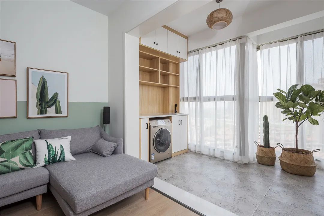 |阳台这么设计,既不影响晾衣服,还能作为休闲区!太聪明了