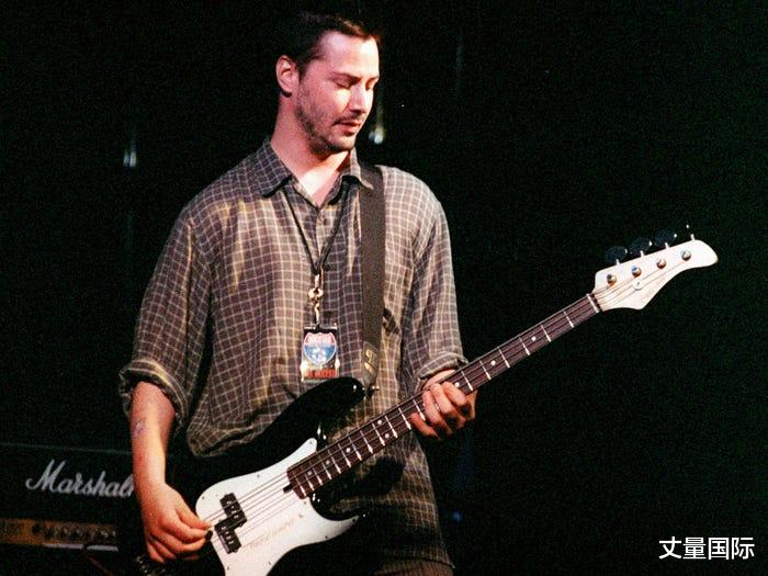 基努·里维斯|12件关于基努里维斯的冷知识，为了莎士比亚甘愿“被封杀十年”