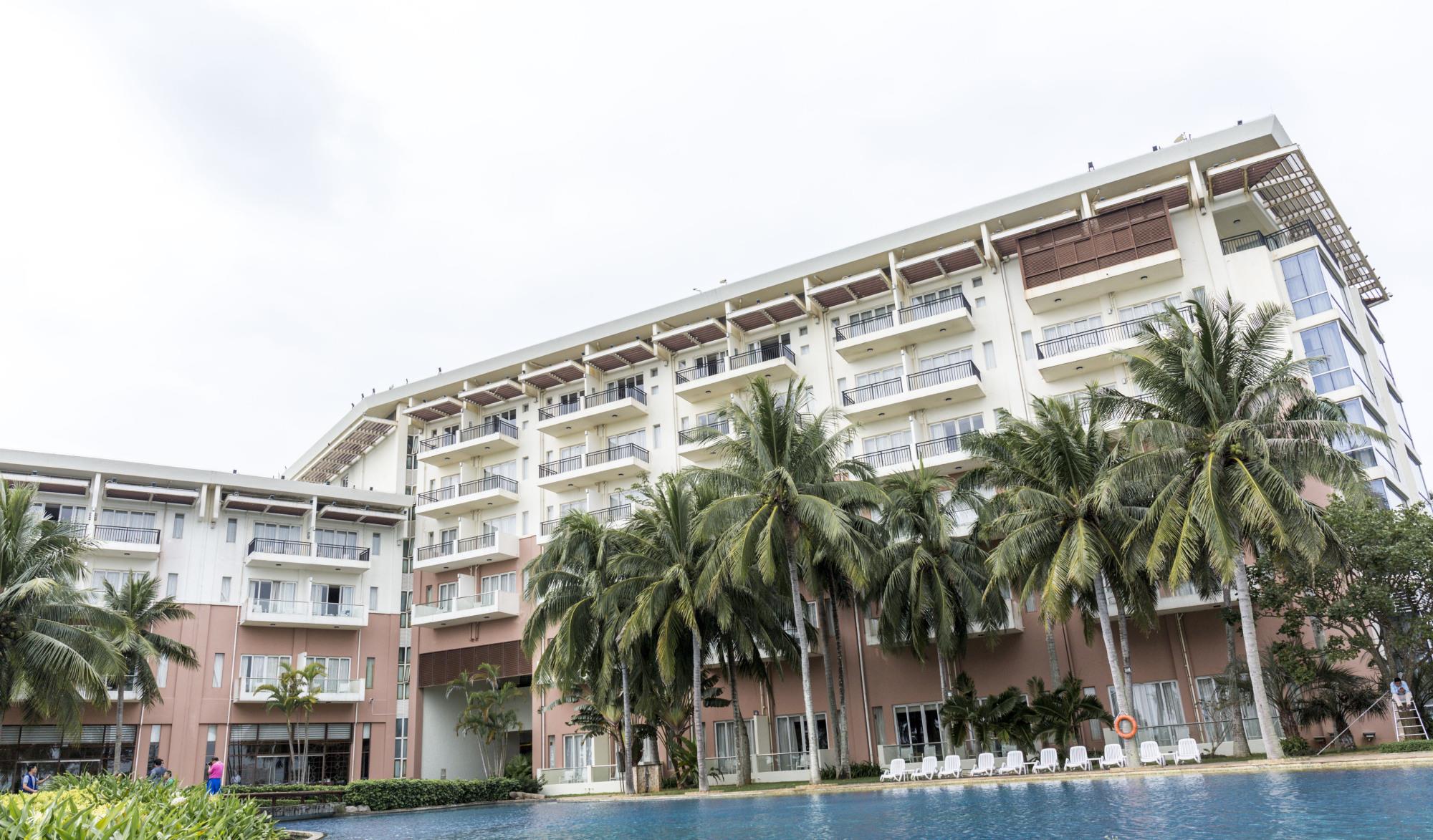 三亚▲曾经辉煌的海南亚洲论坛会址，如今却没有游客来，可惜了机场高铁