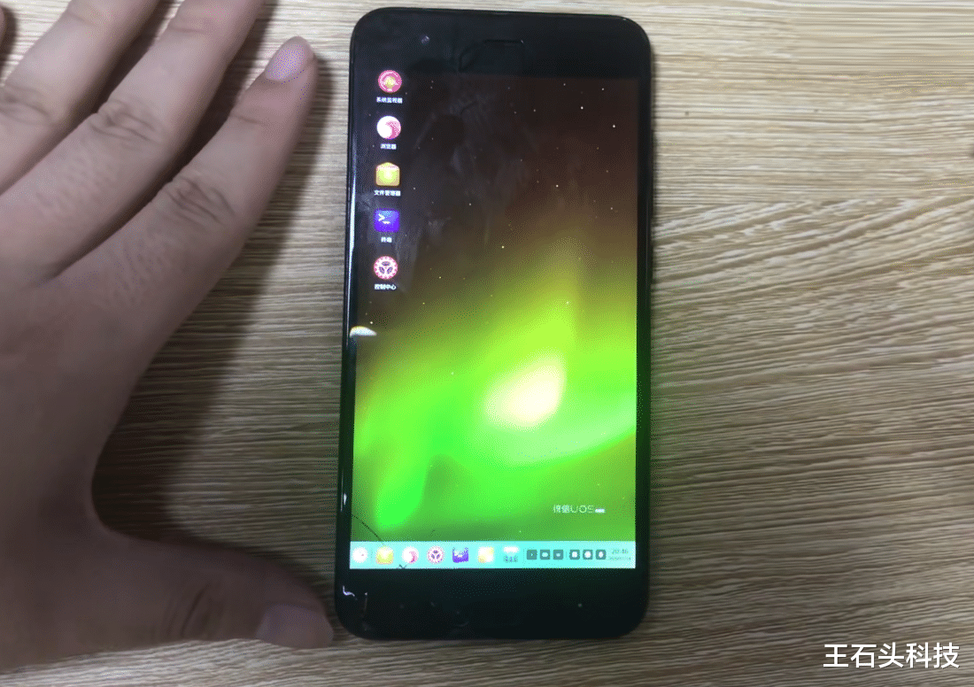 充电宝|小米6用户“开大招”，给手机刷上统信UOS系统，拥抱国产了！