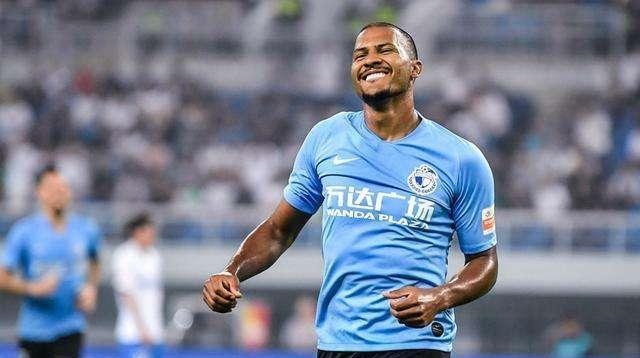 大连|上海申花新援没来就走？龙东是去是留？大连人新援是他