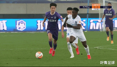 中超|疯狂！5分钟3红牌！中超大战爆发激烈冲突：推搡+报复+踢人