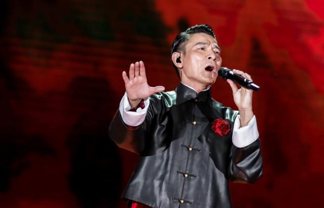 演唱会：世界上火爆的三场演唱会，中国只有他一人上榜，网友：骄傲