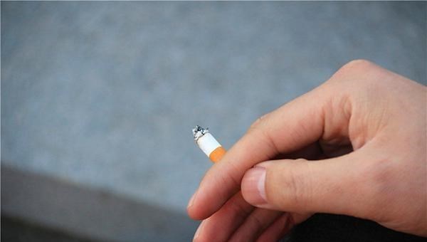 肝脏|肝病科医生：肝不好，2种食物当零食吃，修复肝细胞，肝更健康