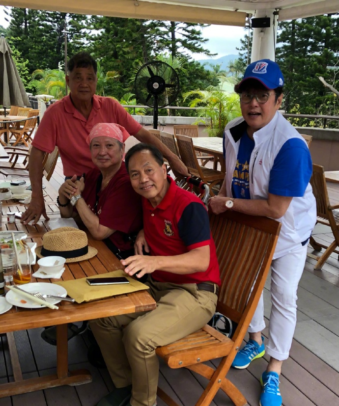 洪金宝|68岁洪金宝近况,瘦到脱相头发稀疏已全白,70岁谭咏麟更像晚辈