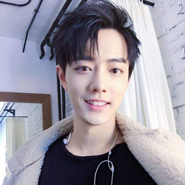 肖战@肖战将登《向往的生活》?网友曝何炅力保肖战,原来娱乐圈还有真情在