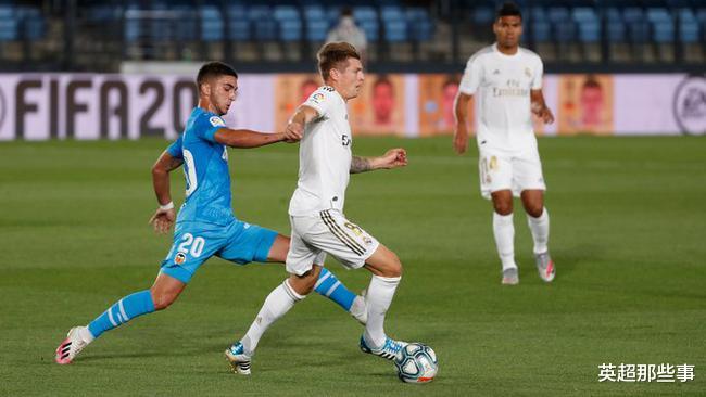 #朱丹#西甲第29轮积分榜：笨马2球皇马紧追巴萨，李刚仁踢人吃红牌