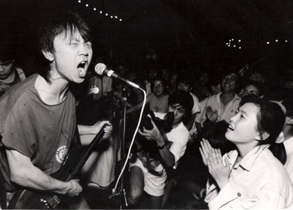 「摇滚乐」摇滚乐坛的女歌手罗琦、姜昕，斯琴格日乐