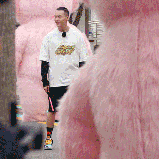 美杜莎|36岁陈伟霆：我腹肌8块、球鞋81w、拒绝欧阳娜娜…