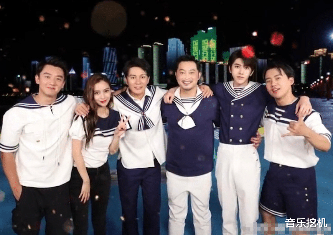 郭麒麟|《奔跑吧》再换人！蔡徐坤郭麒麟无缘下一季？杀青合照露出端倪！