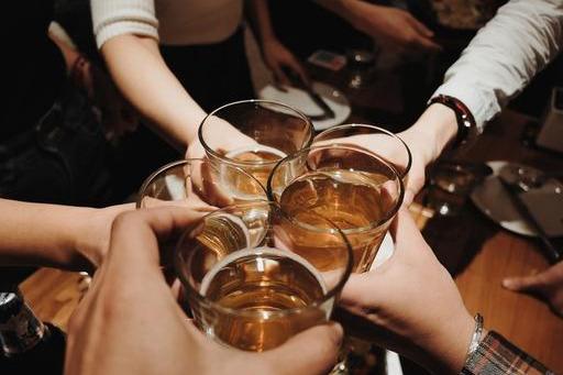 肝脏：肝不好的人，身体会有\2处疼、3变色\，常做三件事的人，尤其注意