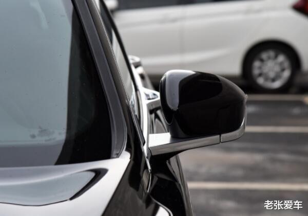 林肯大陆▲又跌了4万，要啥A6L，车宽1米92全系10气囊，开它比奔驰E还舒服