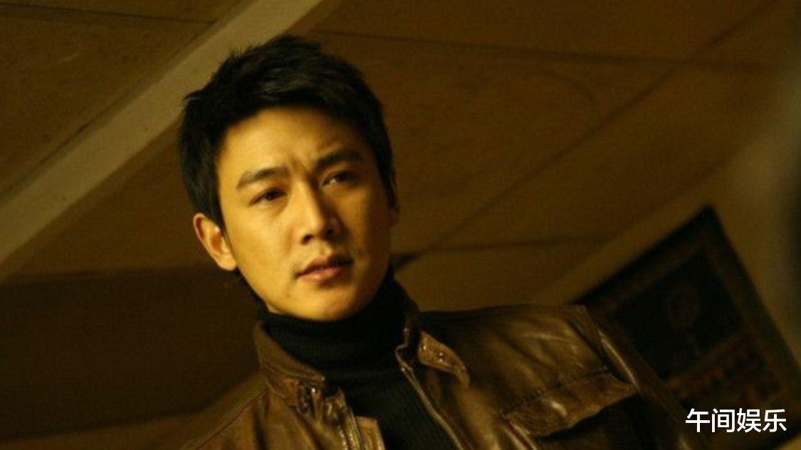 【陆毅】有一种“中年危机”叫43岁陆毅,胖到让你怀疑人生,曾经的美男一去不复返!