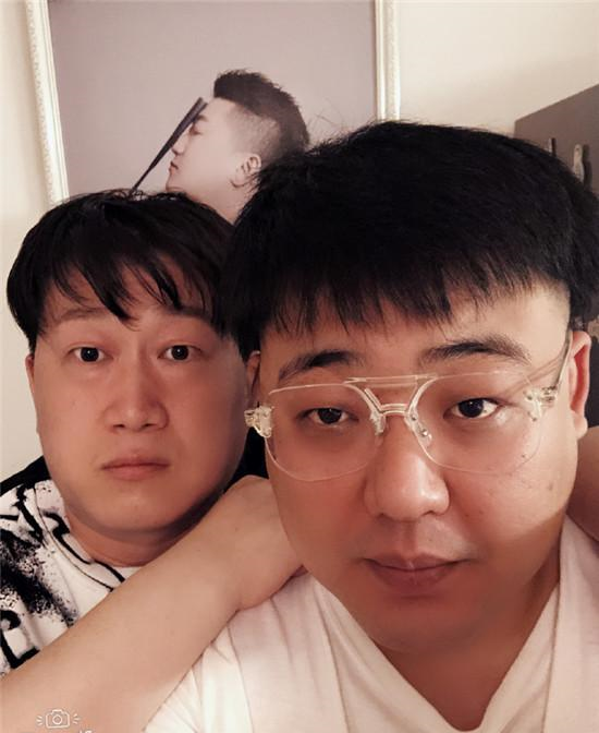 张鹤伦|张鹤伦要瘦成不P的样子只坚持8天，被张鹤帆拆台，烧饼在线起哄