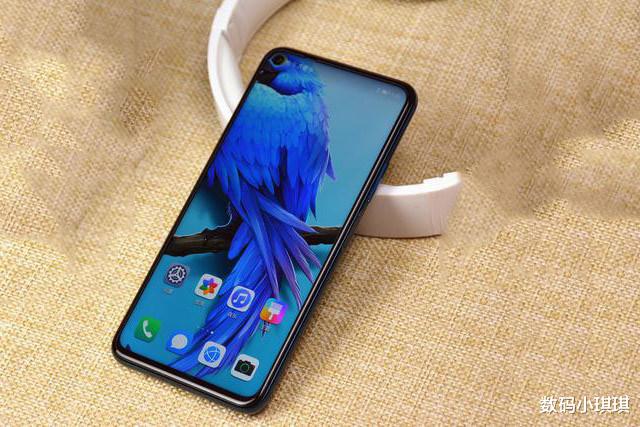 华为@华为顶级旗舰扛不住了！徕卡三摄大降2401，花粉：终于等到了