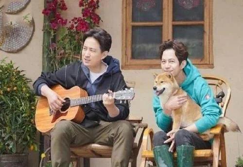 黄磊|打开 《向往4》黄磊瘦成了100斤！张子枫罕见化妆出镜，一家四口颜值开创新高