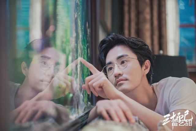 三十而已|《三十而已》：难怪钟晓芹非要和陈屿离婚，看他们家柜子就明白了