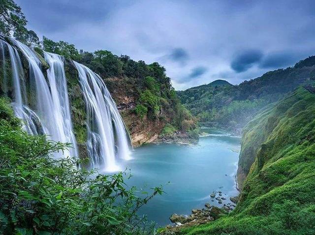 成贵铁路|我国首列旅游高铁走红,横跨云贵川三省,沿线拥有400多个景点