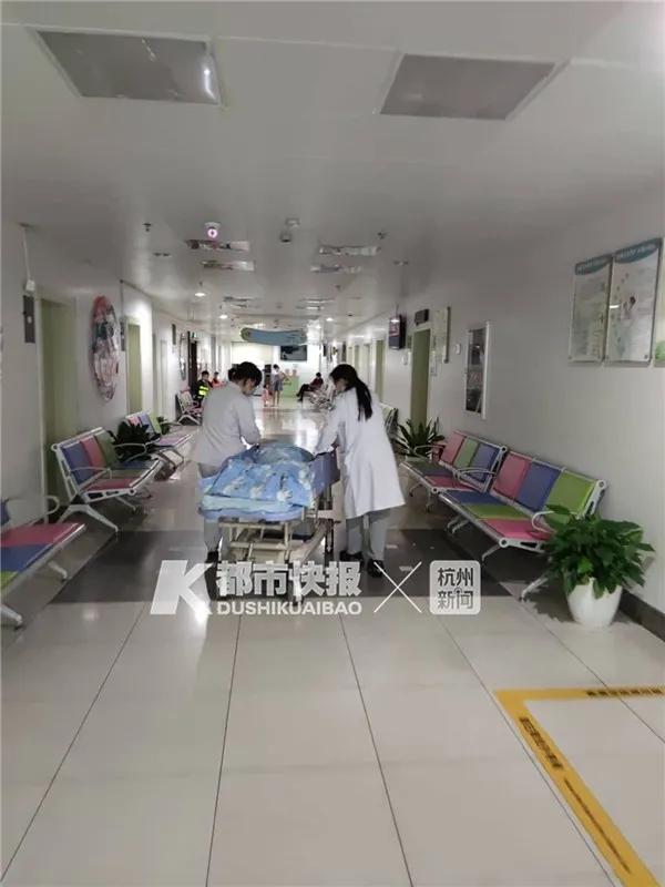 半岛晨报|游泳馆溺水的6岁男童仍在重症监护室，事发监控曝光！