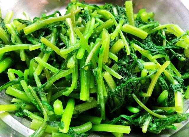 香菇：五月，少吃猪肉多吃它，3元一斤，吃一天刮三天油，女人要多吃