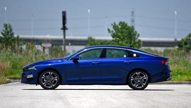 奥迪A7@1年没白等，又一重磅即将上市，大掀背美过奥迪A7，或16万真迷人