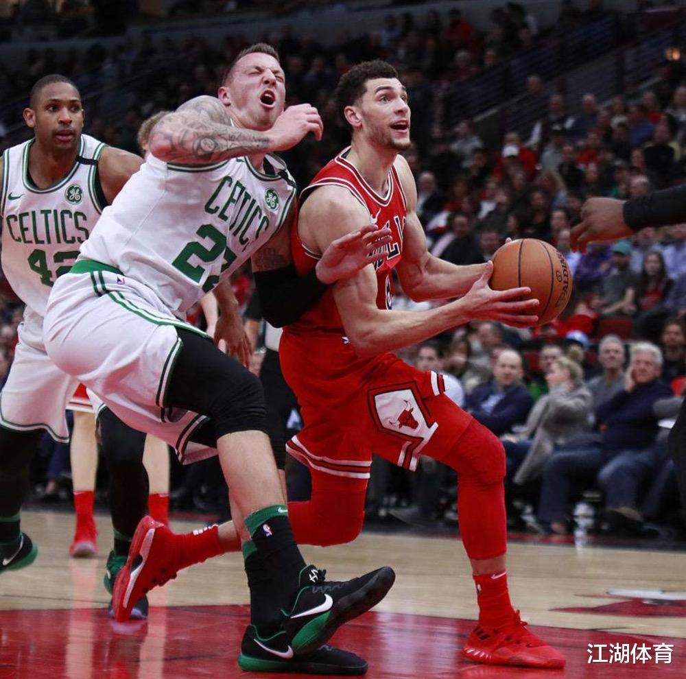 「科比·布莱恩特」尴尬！骗走无限开火权，刷出10个第一，场均25+却不被NBA认可