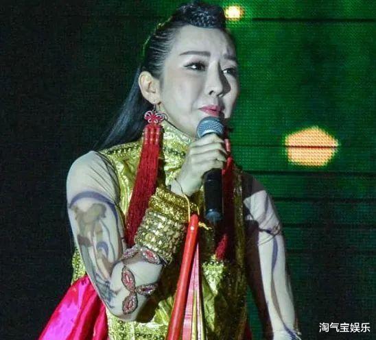 春晚|春晚出尽洋相的她，认识富豪一个半小时就领证，现在她过的怎么样