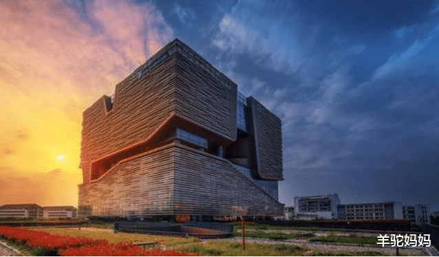 高校|今年这类大学处境有点“惨”，投档位骤降数万位，学生也不买账