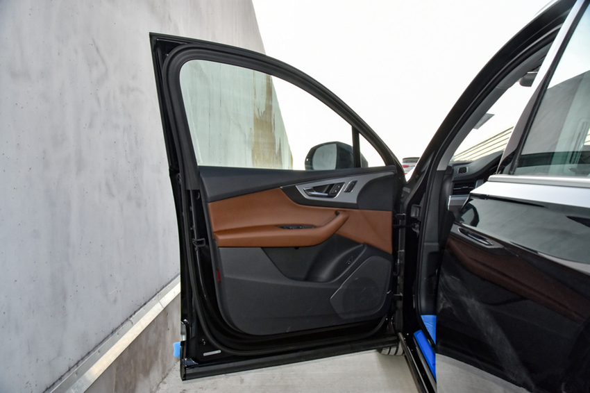 「奥迪Q7」连跌23.6万！廉价到普拉多害怕，当年比路虎火爆，现成打折王没人欣赏