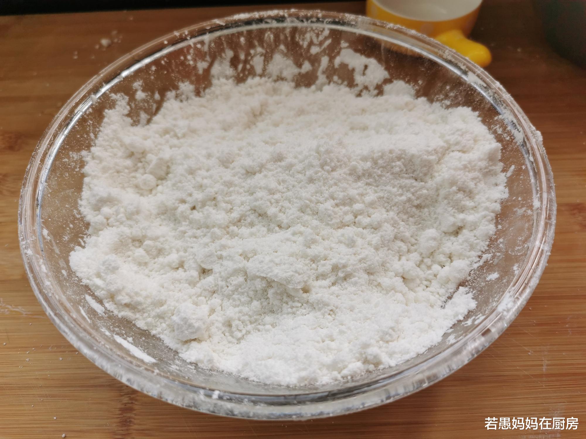 『土豆』想吃米糕不用买，告诉你详细做法，不用面粉不用发酵，成本5块钱