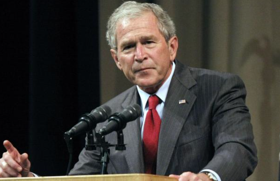 #美国#白宫打开动武绿灯，大批美军对平民开火，小布什感慨：美国已失败