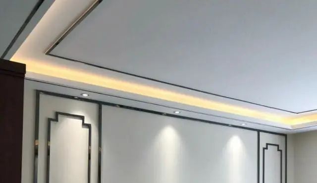 『』传统吊顶早过时了，现在都流行这样做，档次高价格还低！